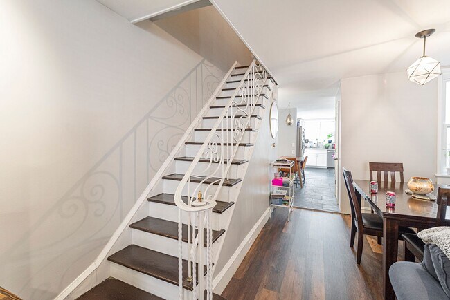 Building Photo - Fitler Square Three Bed Home