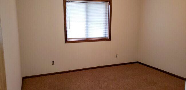 Building Photo - 645 Galena Ct