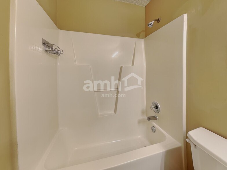 Building Photo - 204 Machost Dr