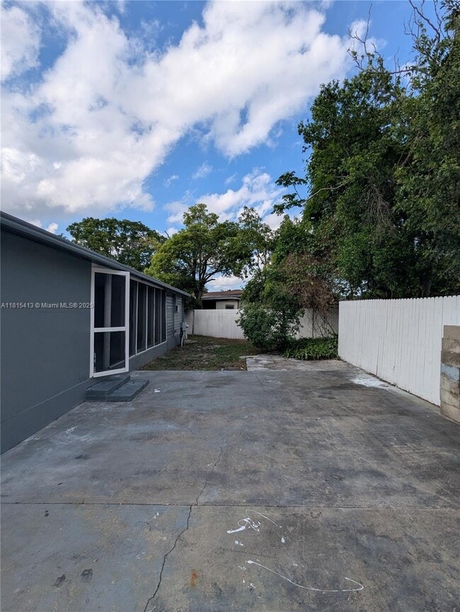 Building Photo - 6826 Pompeii Rd
