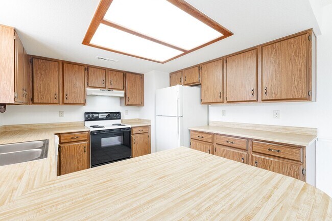 Building Photo - 3 bedroom 2 bathroom Ranch Style Home in Prescott Valley!