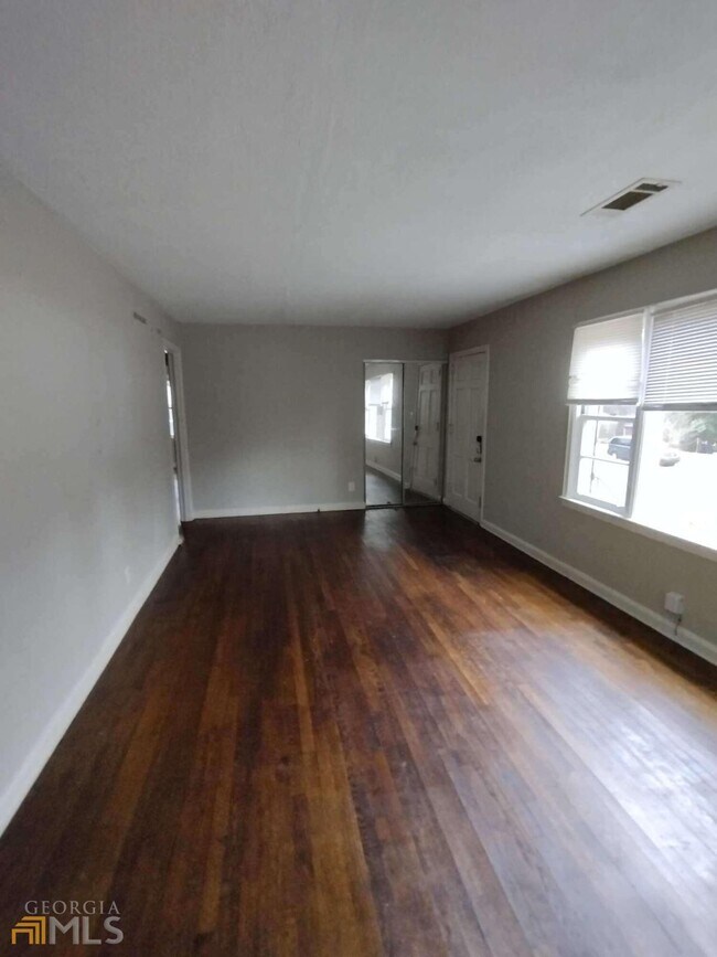 Building Photo - 1433 Meadowlark Dr