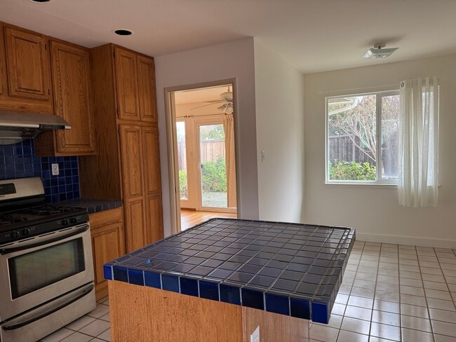 Building Photo - 1105 Plymouth Dr