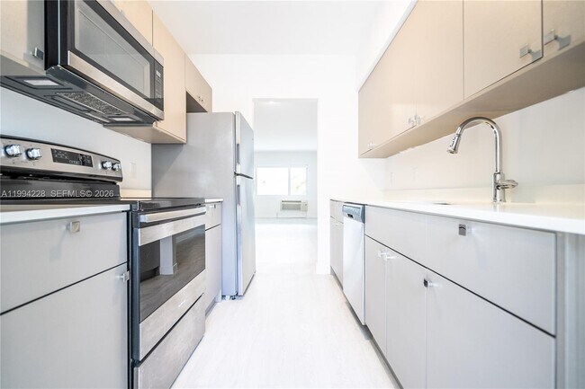 Building Photo - 1185 98th St