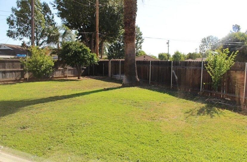 Building Photo - 8484 Monteel Pl