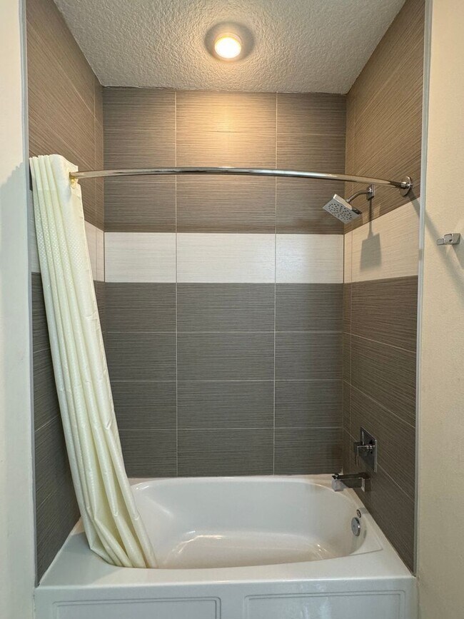 Building Photo - 1641 Retreat Cir