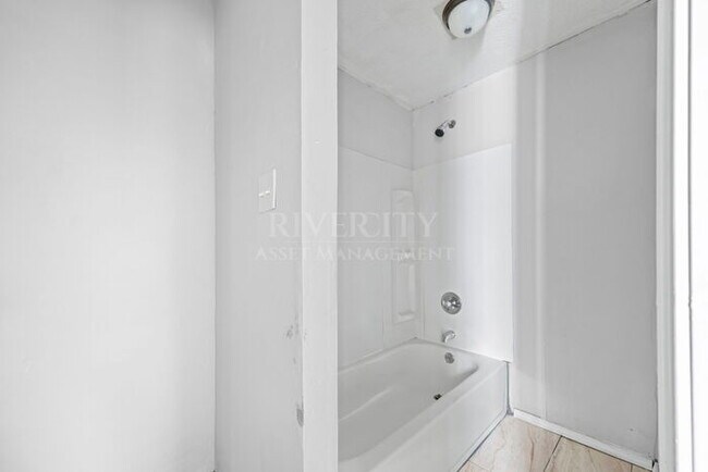 Building Photo - A MUST SEE !!!! FULLY RENOVATED AND SECTION 8 WELCOMED !!!!!