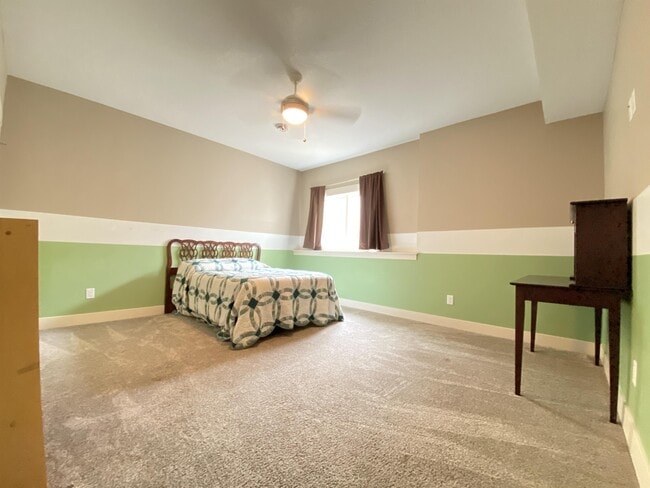 Building Photo - 6387 Paint Dr