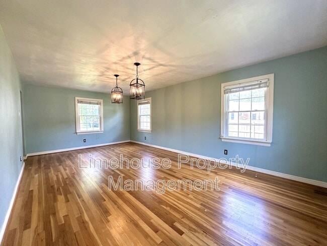 Building Photo - 604 Berkley Pl