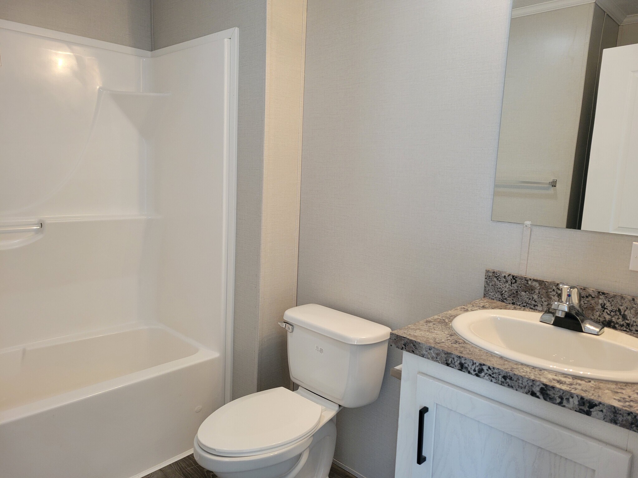 Building Photo - 38060 Leverette Ave