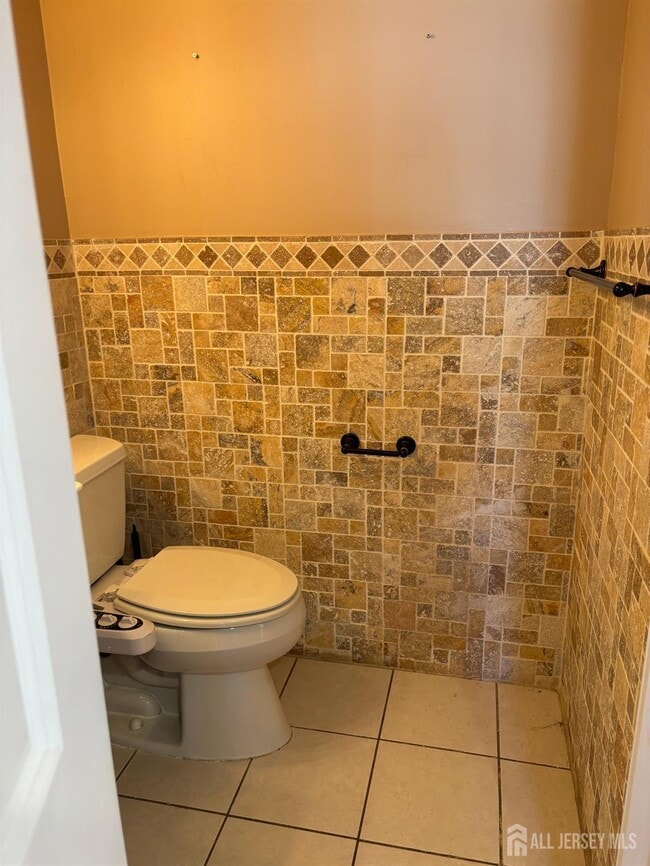 Building Photo - 112 N Broadway