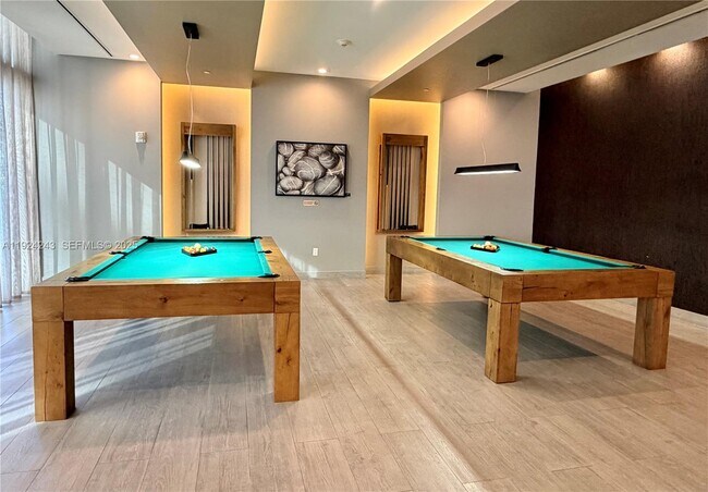 Building Photo - 488 NE 18th St