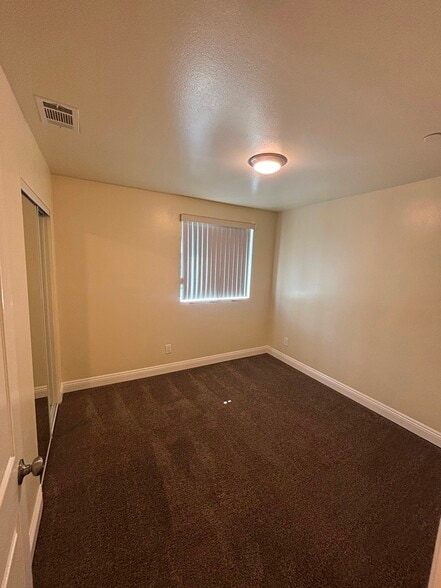 Building Photo - 638 W Colden Ave