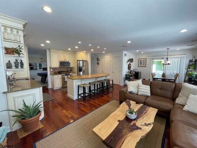 Building Photo - 12 Seaside Ct