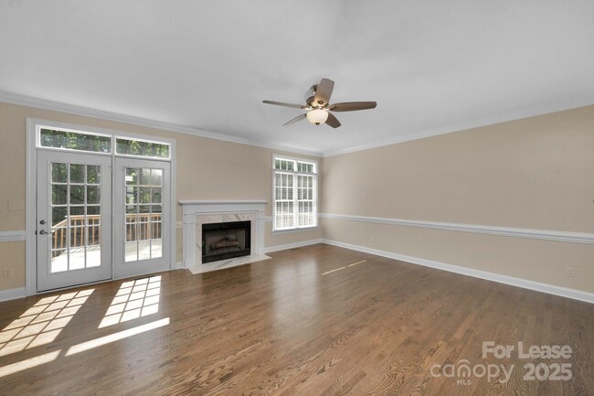 Building Photo - 1202 Coachman Dr
