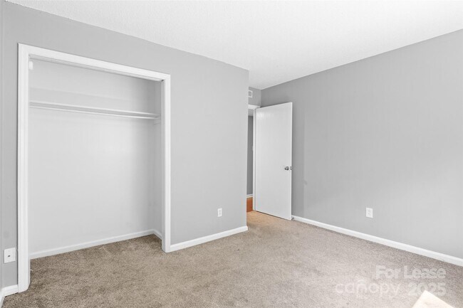 Building Photo - 7984 Shady Oak Trail