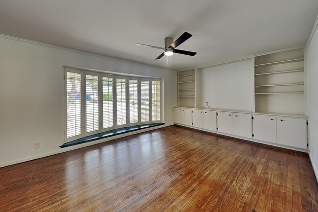 Building Photo - 11029 Watterson Dr