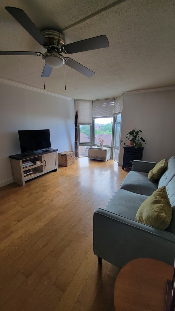 Building Photo - 1340 N Dearborn St