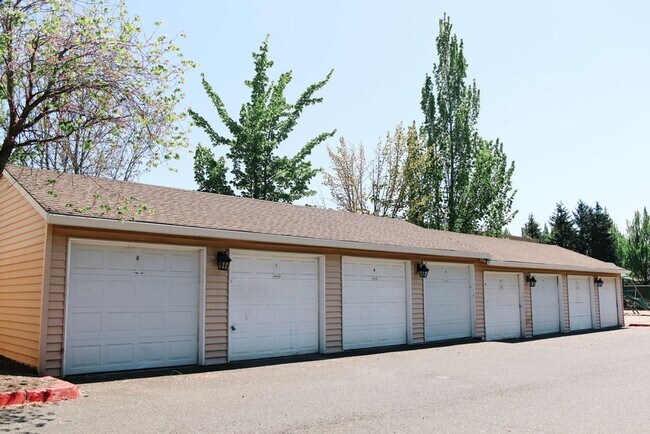 Building Photo - Life Just Got Better Come See For Yourself At Powell Court Apartments!!