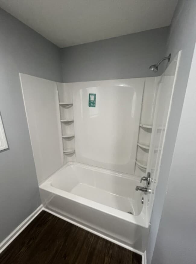 Building Photo - 3 Bed 1 Bath House