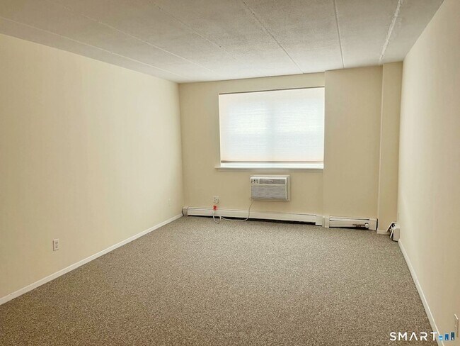 Building Photo - 27 Northill St