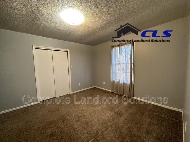 Building Photo - 626 E Curry Dr