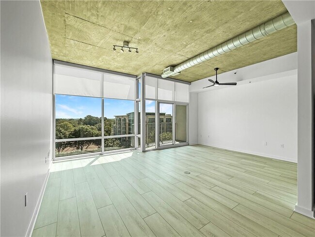 Building Photo - 923 Peachtree St NE