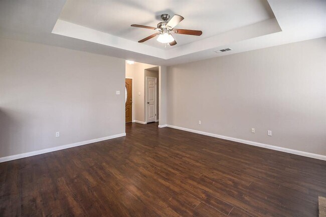 Building Photo - 1806 Oakmont Ln