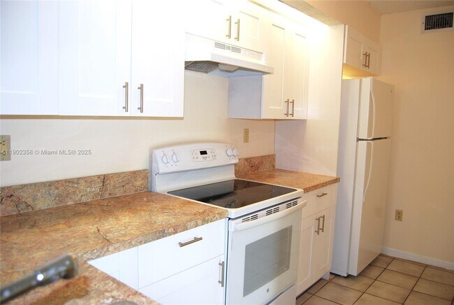 Building Photo - 8540 SW 212th St