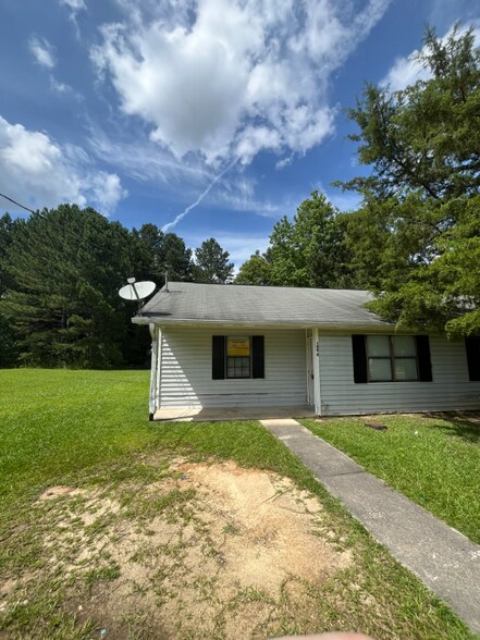 Building Photo - 108A Jay Ln