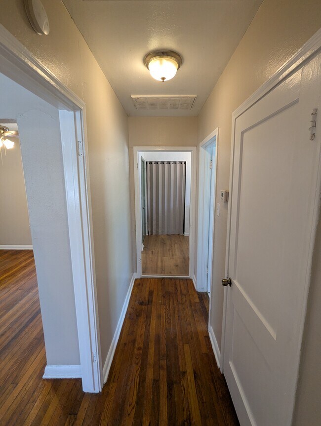 Building Photo - 5321 Howard St