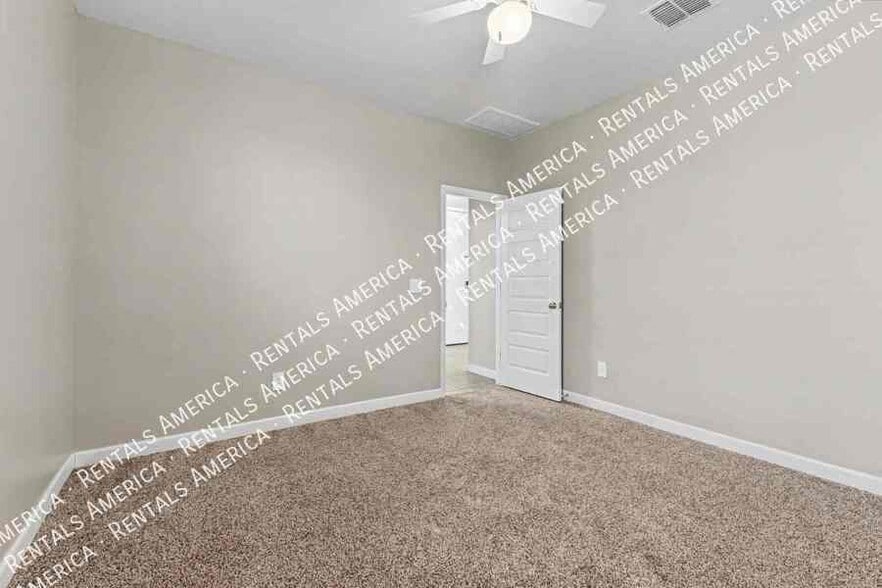 Building Photo - 17028 N Palo Verde St