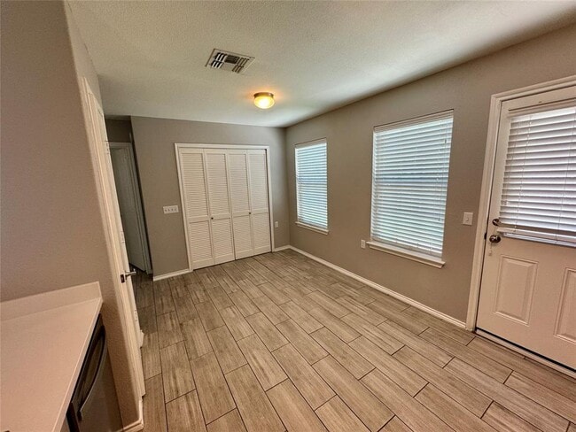 Building Photo - 7916 Nater Ln