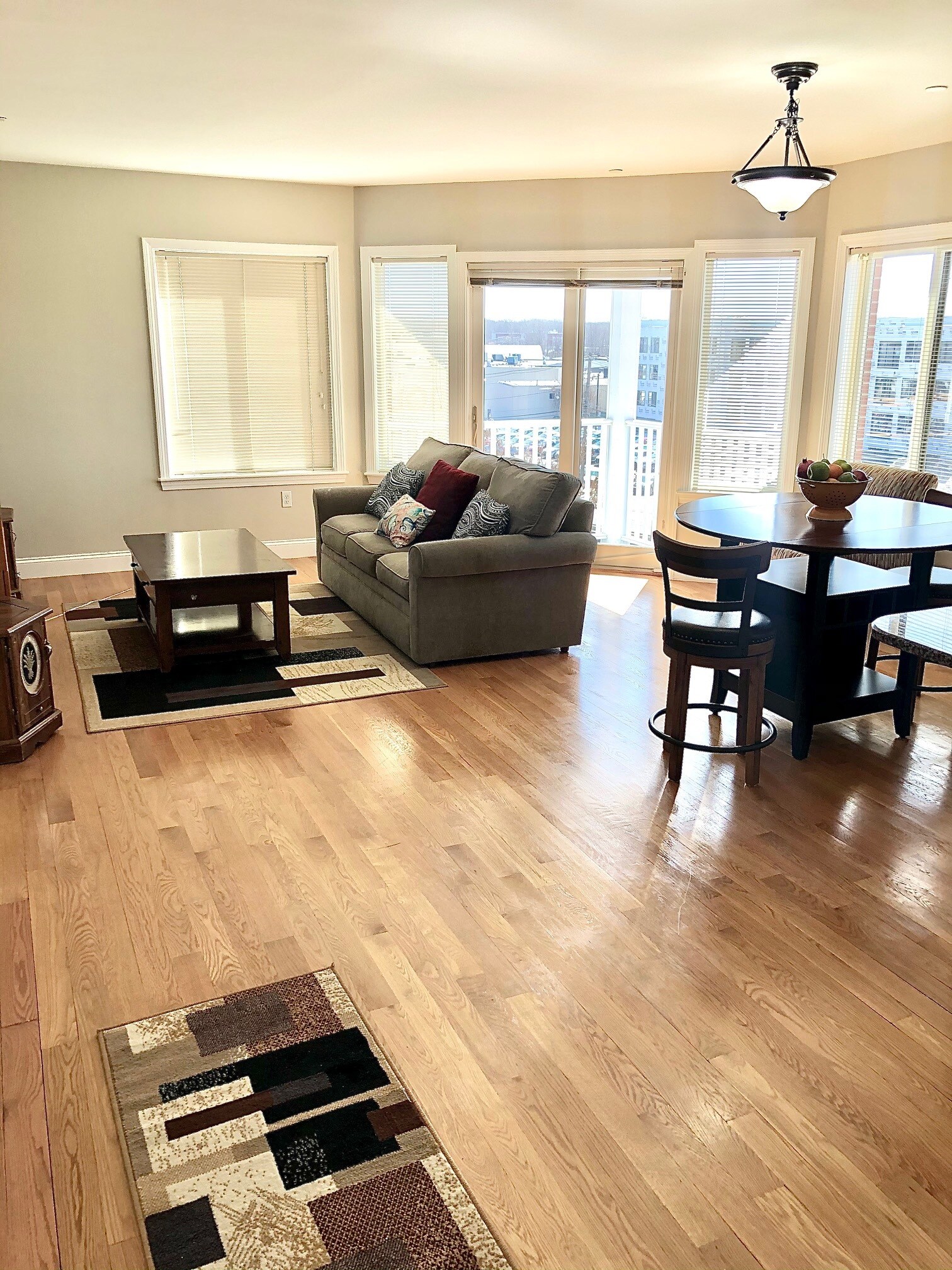 Building Photo - 1522 VFW Pky