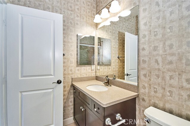 Building Photo - 15 Vantis Dr