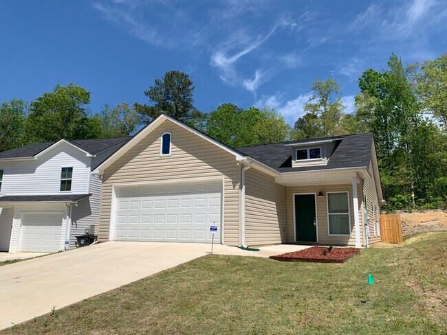 Building Photo - $500 OFF FIRST MONTHS RENT!