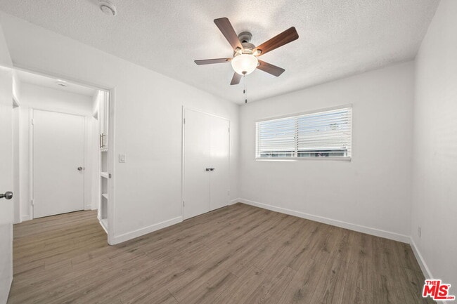 Building Photo - 1310 W Valencia Dr