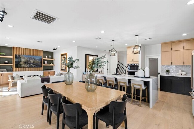 Building Photo - 4652 Charnock Dr