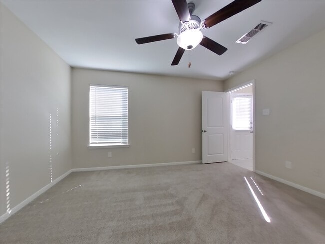 Building Photo - 316 Summer Horse Dr