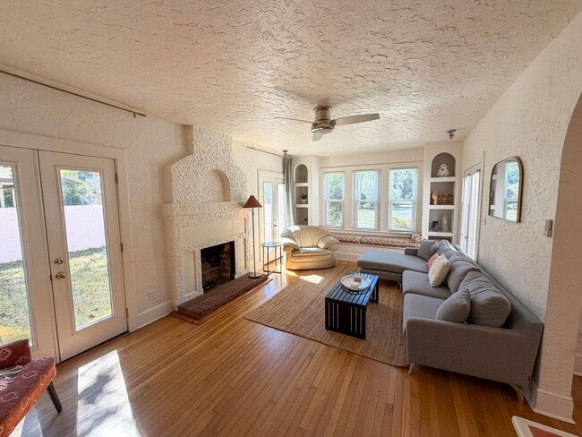 Building Photo - 15 NW 26th St