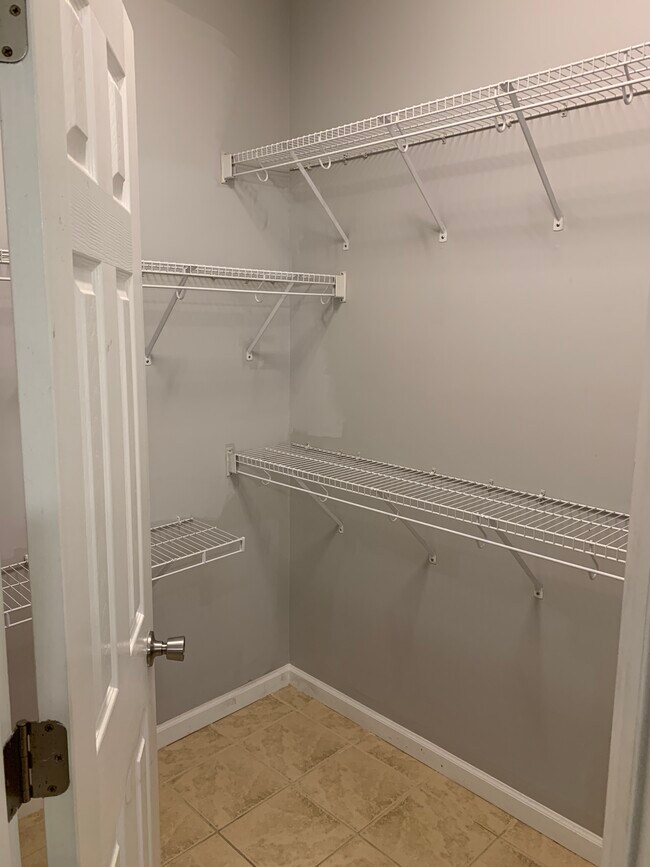 Master Closet - 108 Willowfield Ln