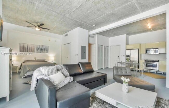 Building Photo - 234 NE 3rd St