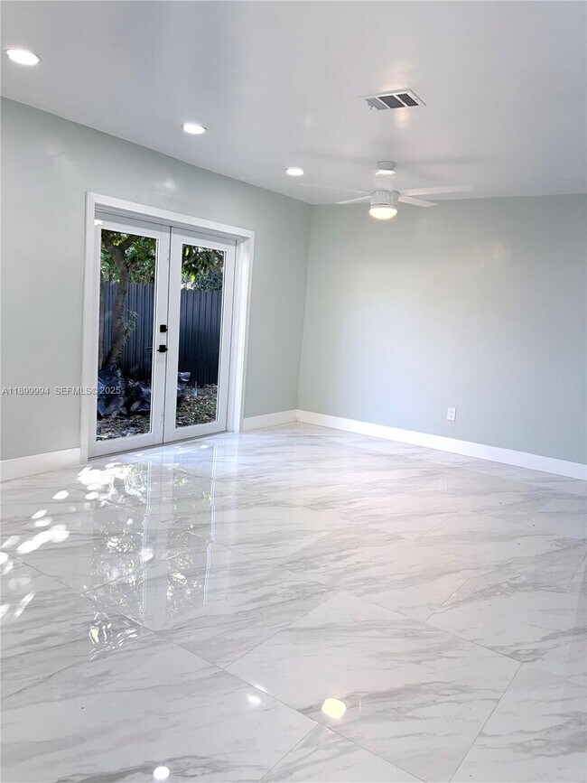 Building Photo - 10370 SW 174th Terrace