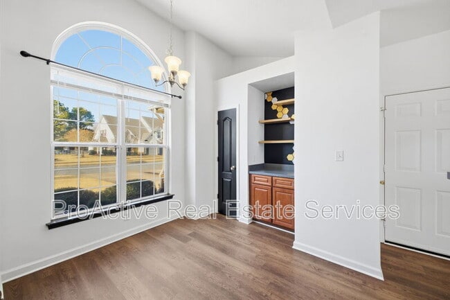 Building Photo - 2021 Livingston St