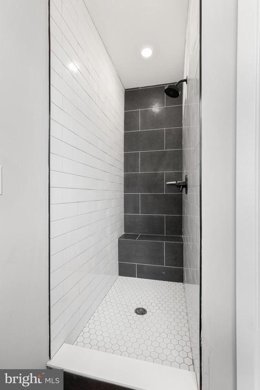 Building Photo - 919 N 15th St