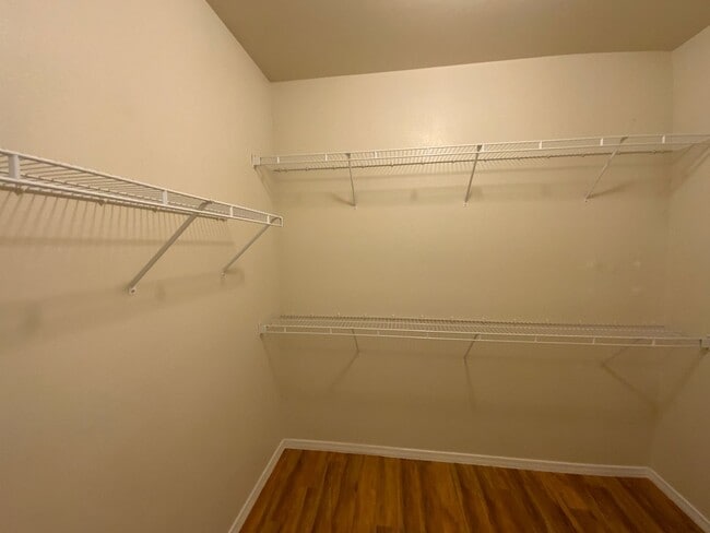 Building Photo - 3 Bedroom Single Story Home Available Near...