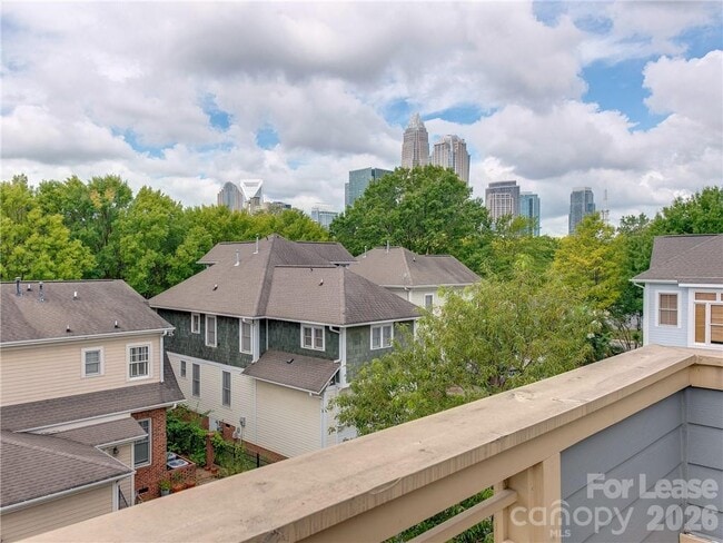 Building Photo - 927 Garden District Dr