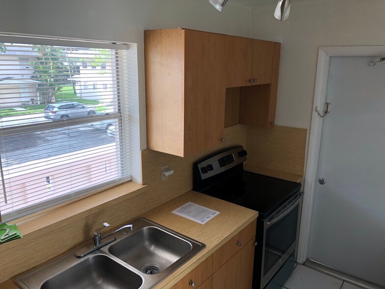 Kitchen - 7350 SW 82nd St