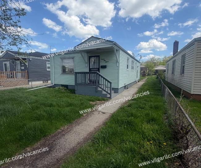 Building Photo - A cozy home ready for immediate move-in • 3 Bedrooms • 1 Full Bathroom