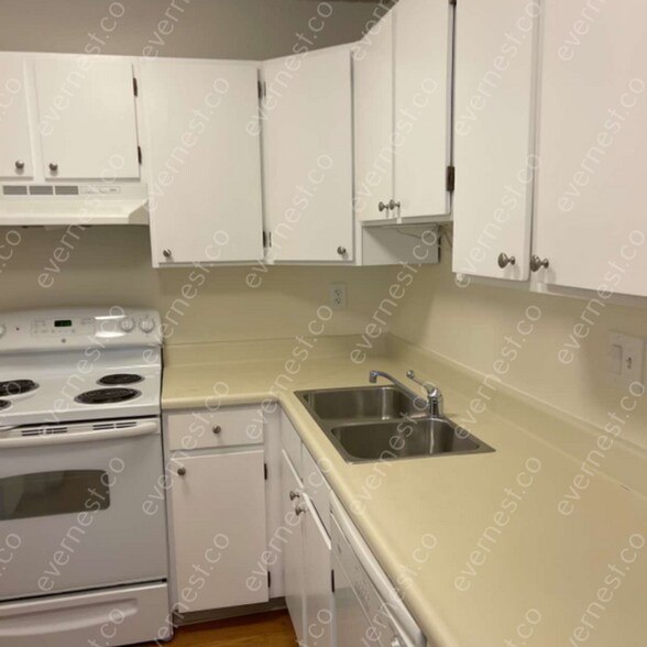 Building Photo - 1701 Cato Cir